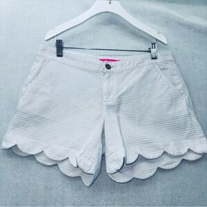 EUC Lilly Pulitzer Buttercup Shorts 5” inseam Scalloped Hem size 6 White